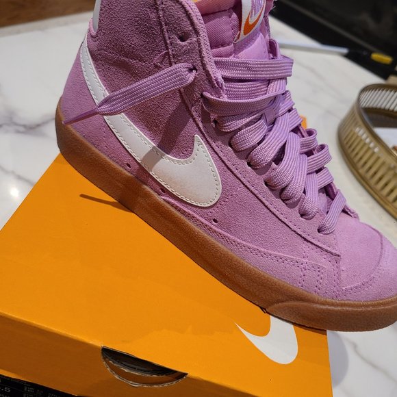 Nike Woman's Shoes - Picture 4 of 4